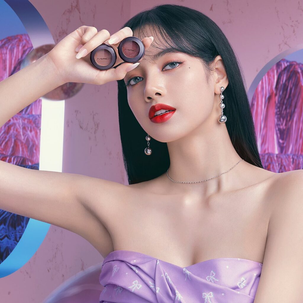 Lalisa Manoban: Wiki, Age, Net Worth, Height, Affairs, & More