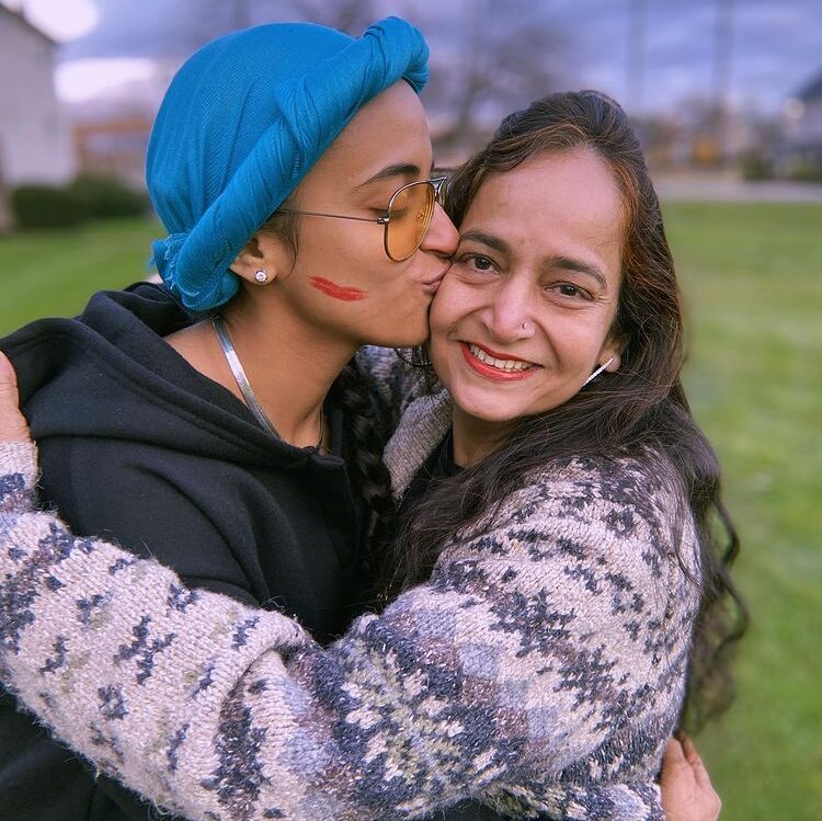 Ruhee Dosani with her mom
