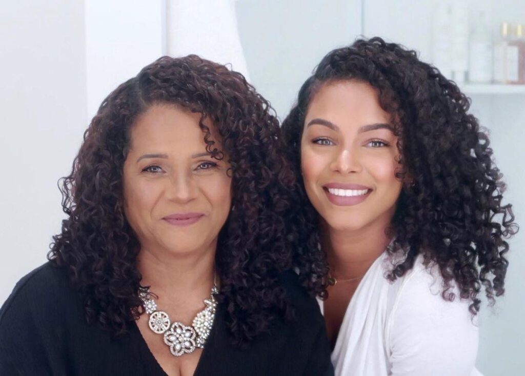 Alba Romas and her Mom